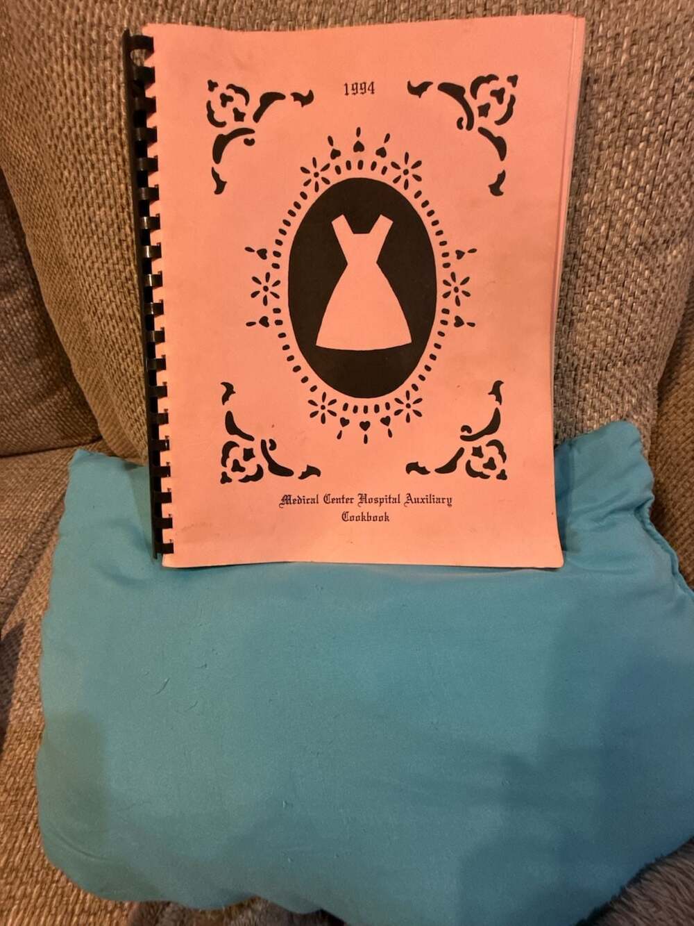 1994 Medical Center Hospital Auxiliary Cookbook. Amazing Recipes